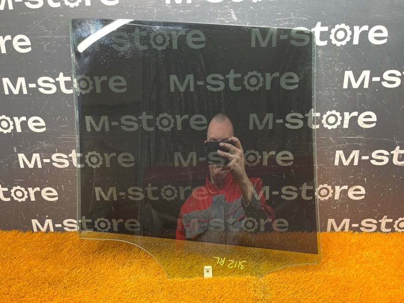 Стекло боковое, 700 рублей, Красноярск