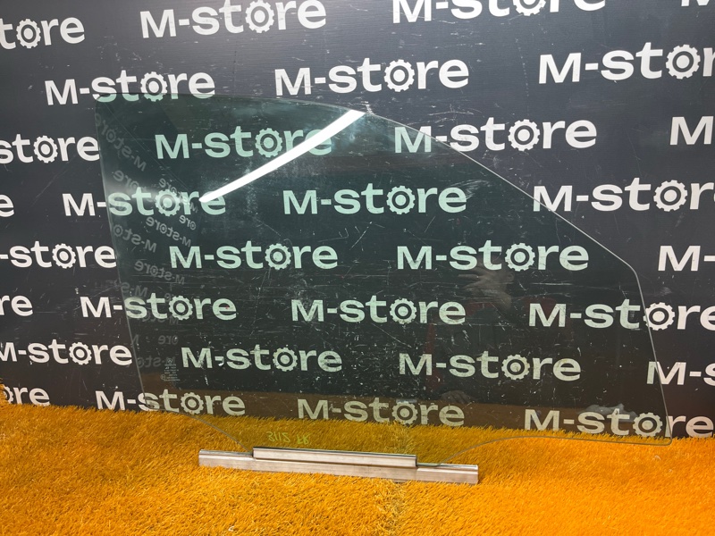 Стекло боковое, 1300 рублей, Красноярск