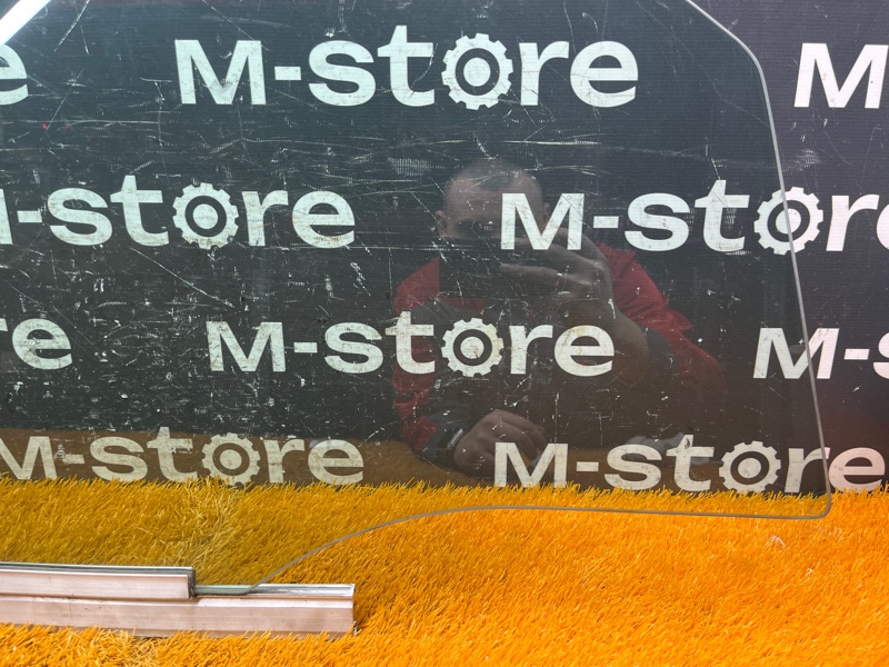 Стекло боковое, 1300 рублей, Красноярск