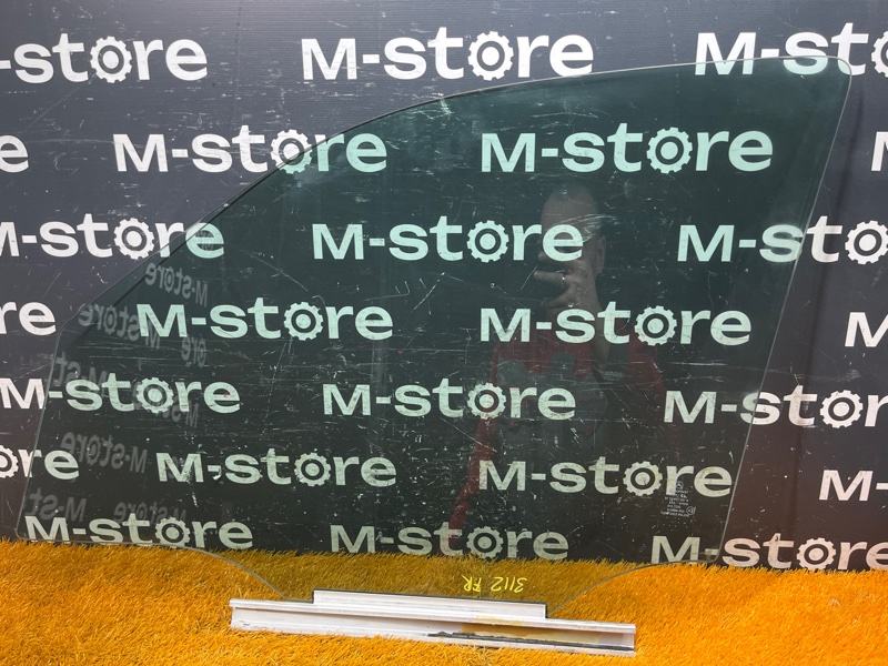 Стекло боковое, 1300 рублей, Красноярск