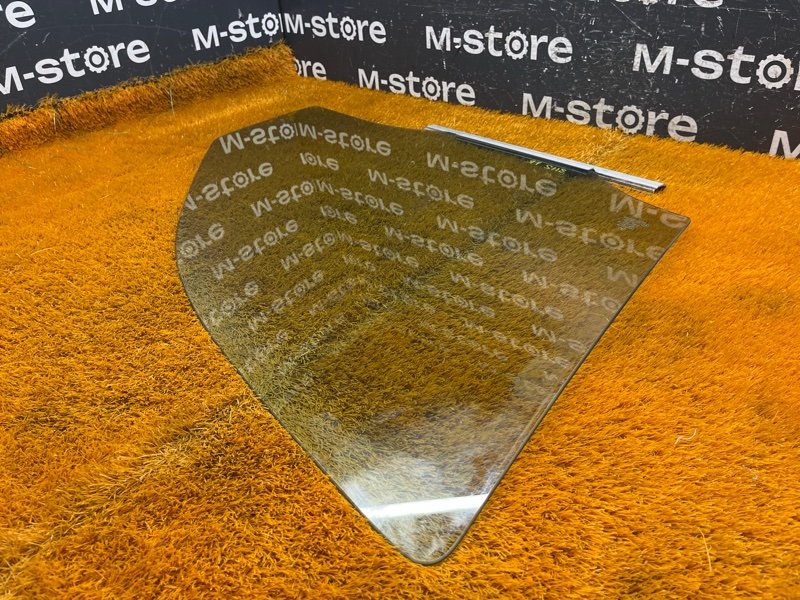 Стекло боковое, 1300 рублей, Красноярск