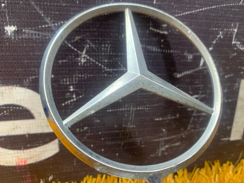 Эмблема на капот, 2000 рублей, Красноярск