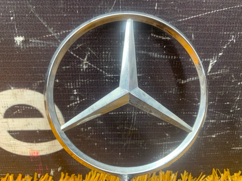 Эмблема на капот, 2000 рублей, Красноярск