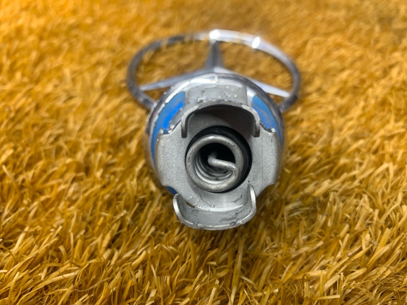 Эмблема на капот, 2000 рублей, Красноярск