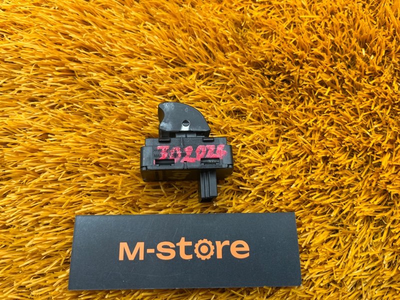 кнопка стеклоподъемника, 500 рублей, Красноярск