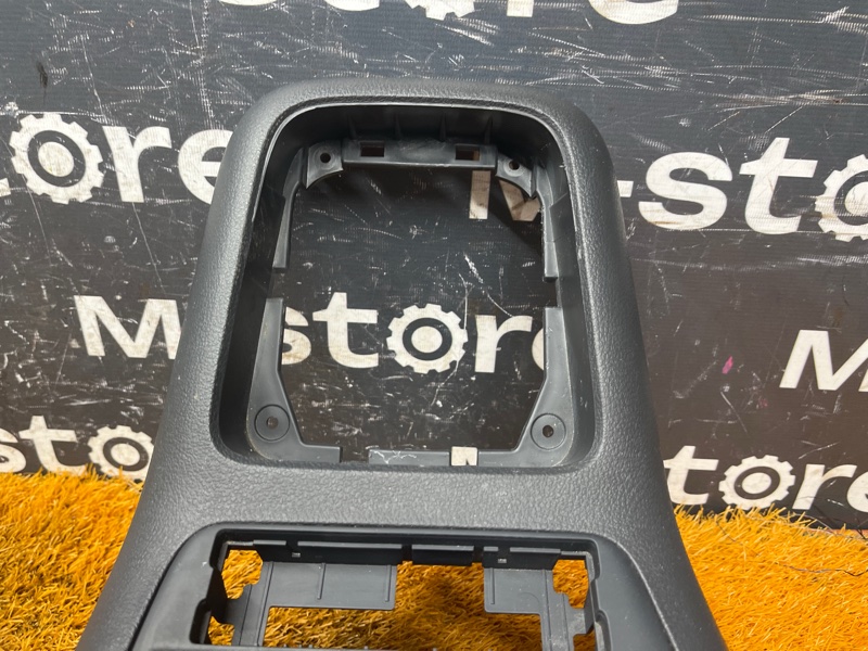 Консоль между сидений, 1000 рублей, Красноярск