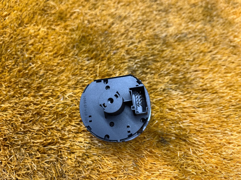 Переключатель света фар, 2000 рублей, Красноярск