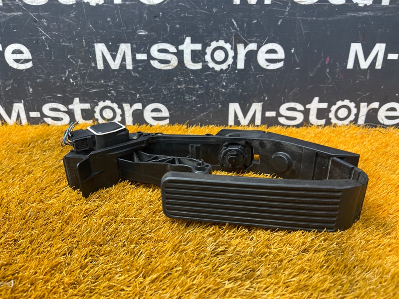 педаль газа, 1300 рублей, Красноярск