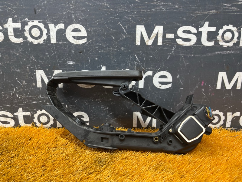 педаль газа, 1300 рублей, Красноярск