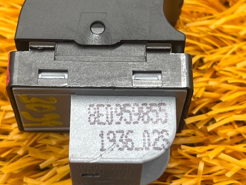 кнопка стеклоподъемника, 200 рублей, Красноярск