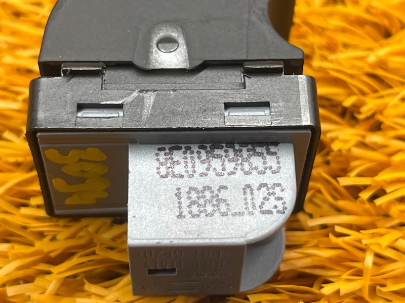 кнопка стеклоподъемника, 200 рублей, Красноярск