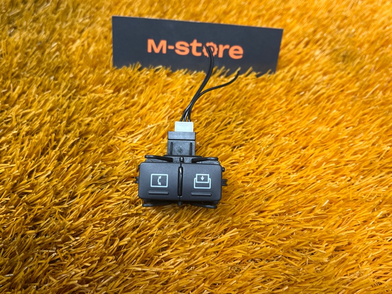 Кнопка управления дисплеем, 500 рублей, Красноярск