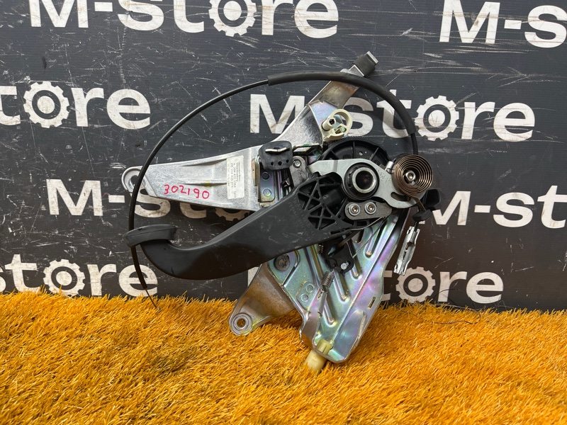 Педаль стояночного тормоза, 500 рублей, Красноярск