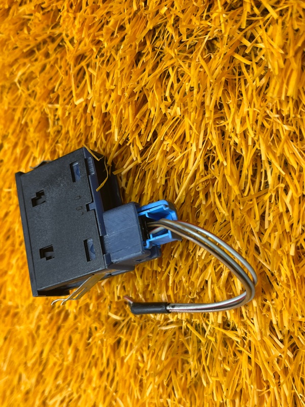 Кнопка открывания багажника, 300 рублей, Красноярск