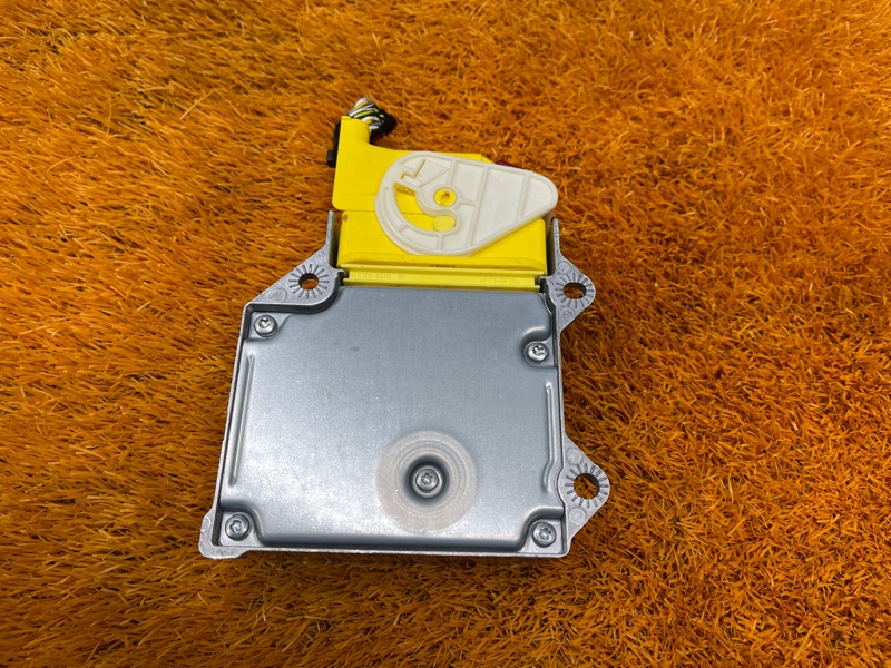 Блок управления Airbag, 2000 рублей, Красноярск