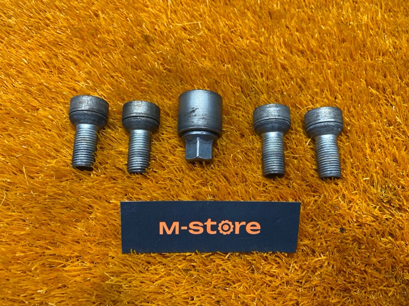 болт колесный(секретка), 2000 рублей, Красноярск