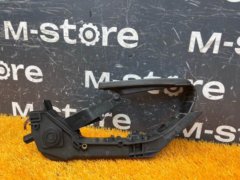 педаль газа, 1000 рублей, Красноярск