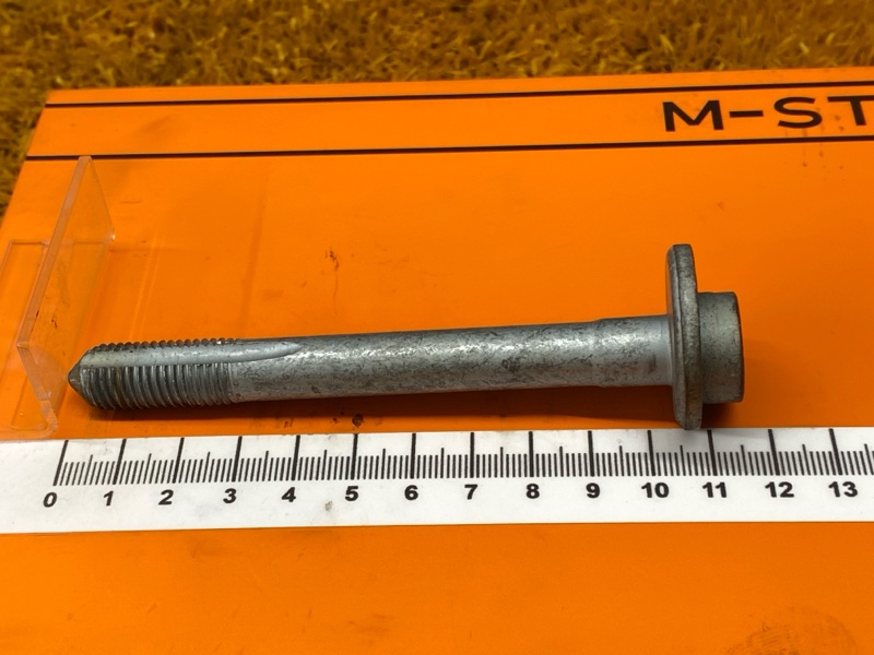 Болт развальный, 900 рублей, Красноярск