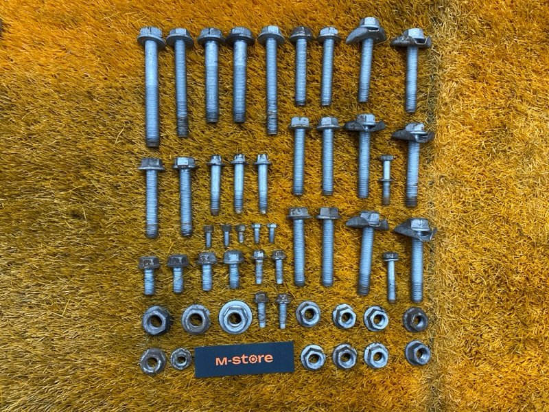 Болты и гайки задней подвески, 1000 рублей, Красноярск