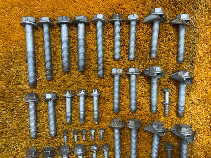 Болты и гайки задней подвески, 1000 рублей, Красноярск