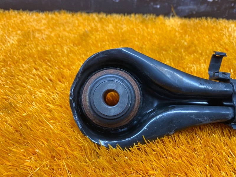 Рычаг подвески верхний, 1000 рублей, Красноярск