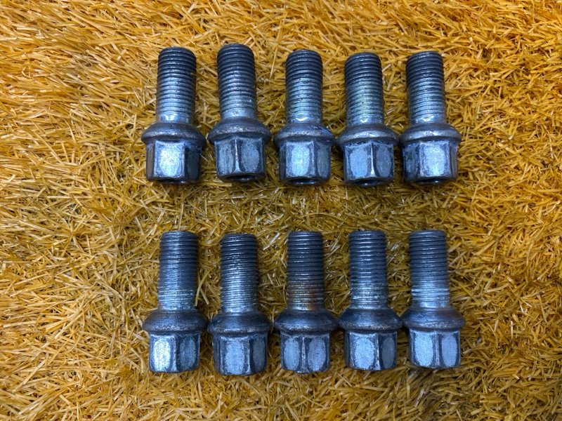 болт колесный, 2000 рублей, Красноярск