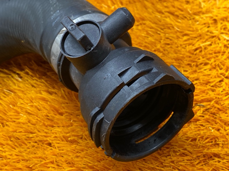 Патрубок радиатора нижний, 1000 рублей, Красноярск