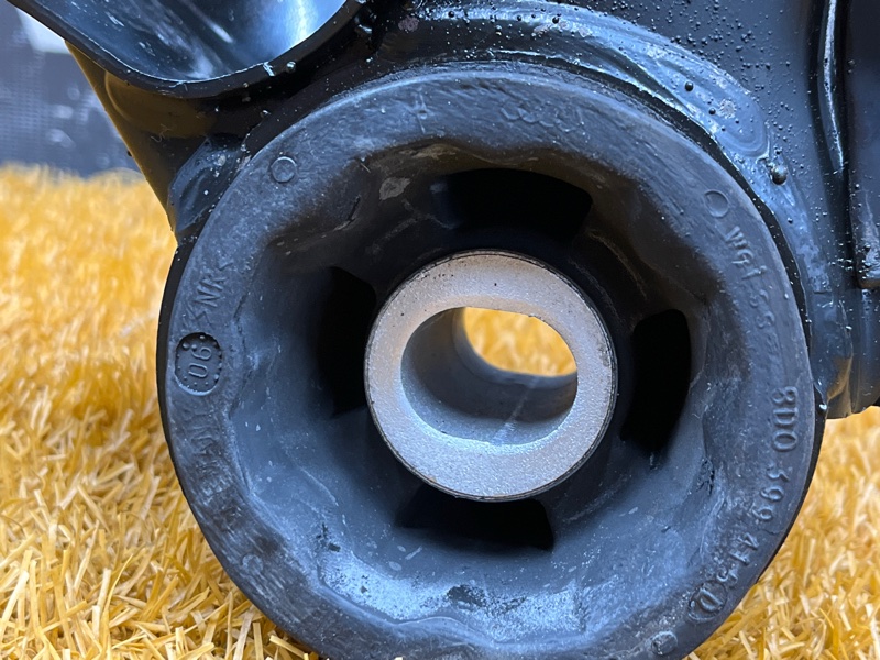 Балка поперечная (подрамник), 4000 рублей, Красноярск