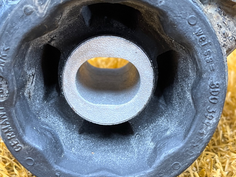 Балка поперечная (подрамник), 4000 рублей, Красноярск