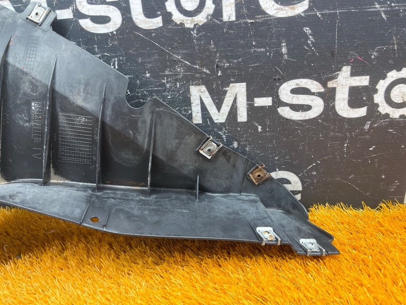 подкрылок, 2000 рублей, Красноярск