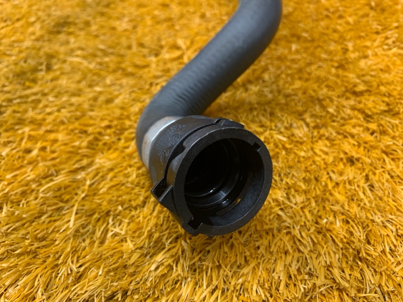 Патрубок системы охлаждения, 1000 рублей, Красноярск