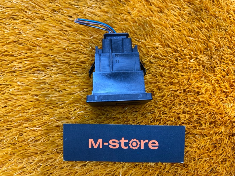 Кнопка подогрева сидений, 1000 рублей, Красноярск