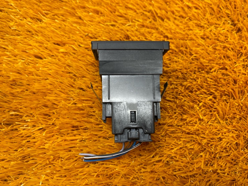 Кнопка подогрева сидений, 1000 рублей, Красноярск