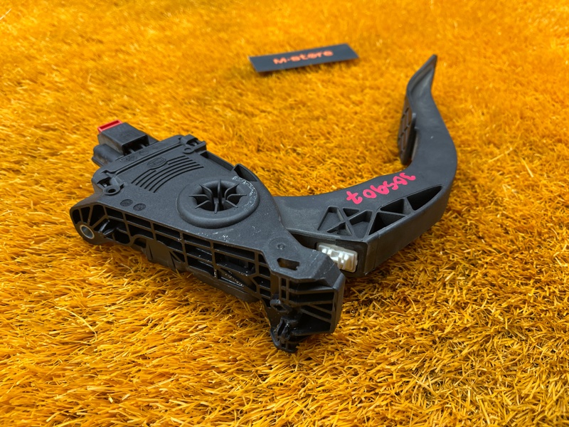 педаль газа, 500 рублей, Красноярск