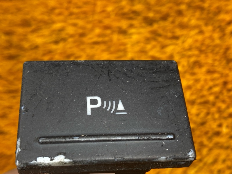 Кнопка включения парктроников, 200 рублей, Красноярск