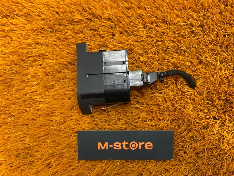 Кнопка корректора фар, 200 рублей, Красноярск