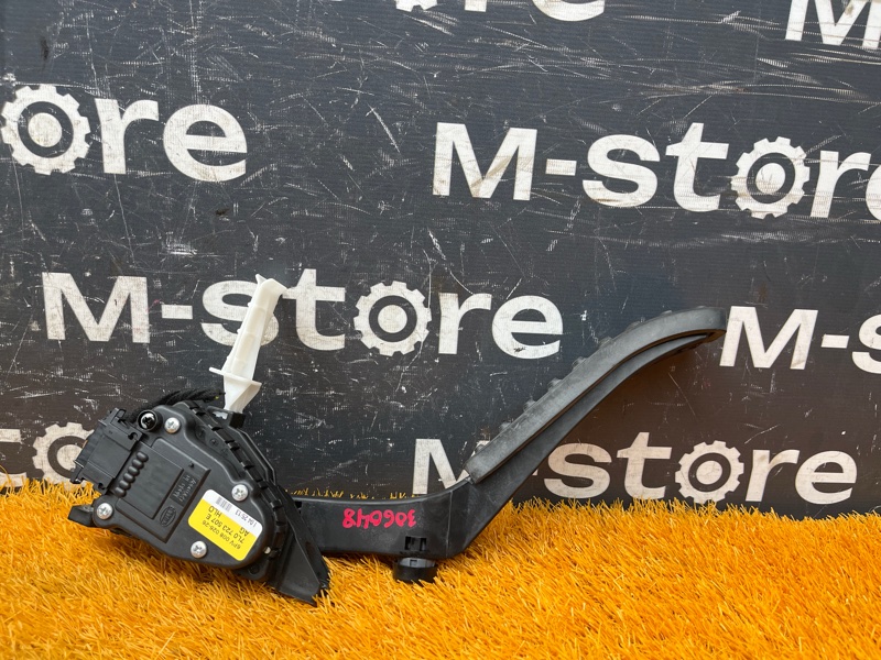 педаль газа, 500 рублей, Красноярск