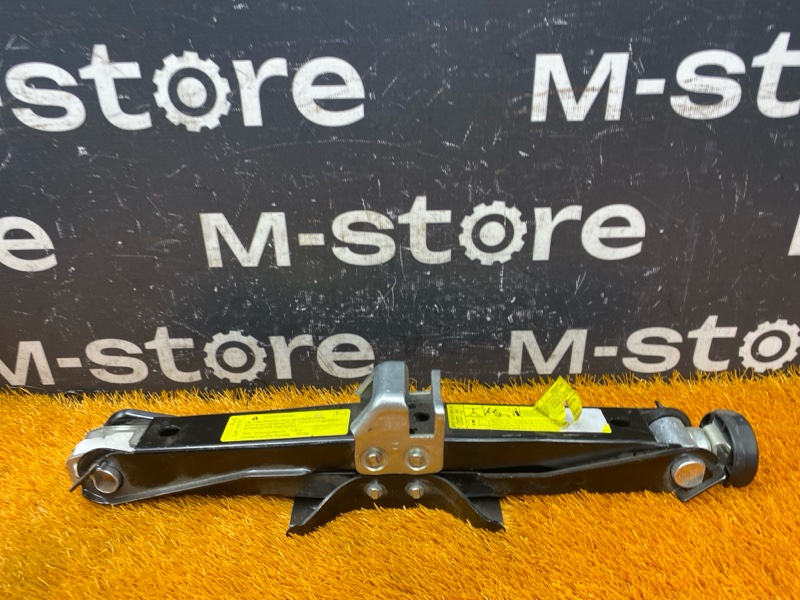 домкрат, 2000 рублей, Красноярск