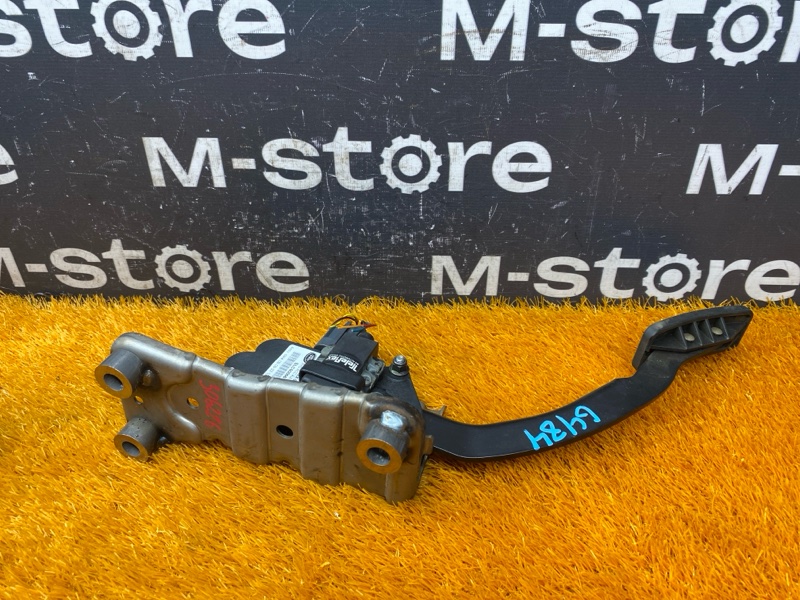 педаль газа, 2000 рублей, Красноярск