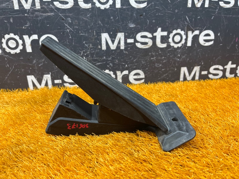 педаль газа, 1300 рублей, Красноярск