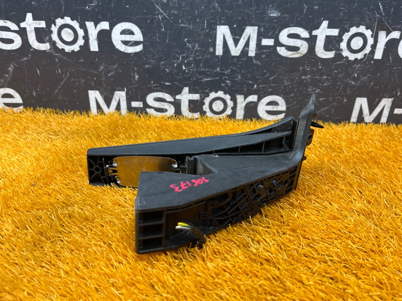 педаль газа, 1300 рублей, Красноярск