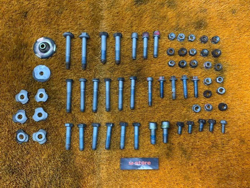 Болты и гайки задней подвески, 1000 рублей, Красноярск