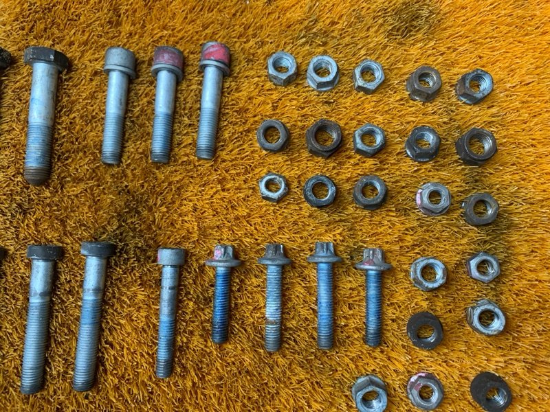 Болты и гайки задней подвески, 1000 рублей, Красноярск