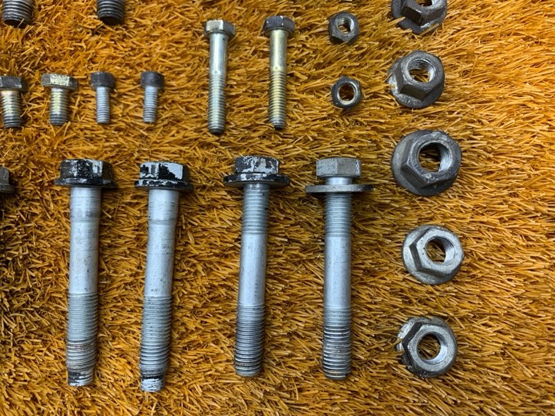 Болты и гайки задней подвески, 500 рублей, Красноярск