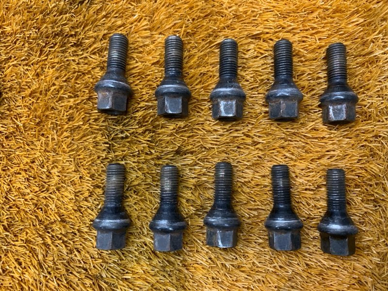 болт колесный, 2000 рублей, Красноярск