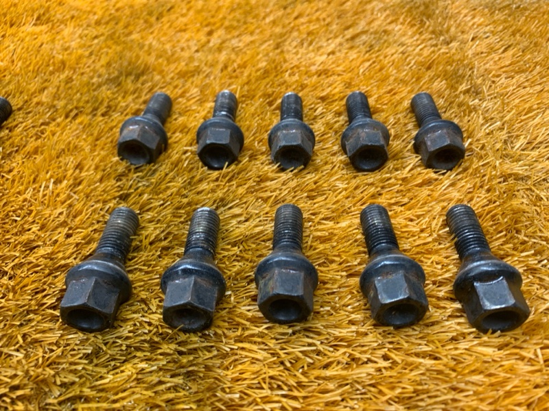 болт колесный, 2000 рублей, Красноярск