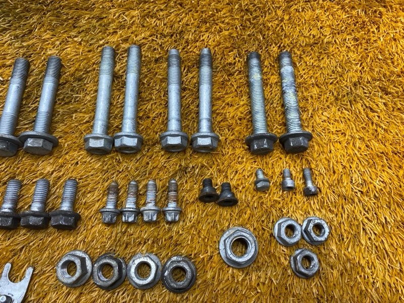 Болты и гайки задней подвески, 1000 рублей, Красноярск