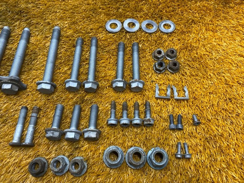 Болты и гайки задней подвески, 500 рублей, Красноярск