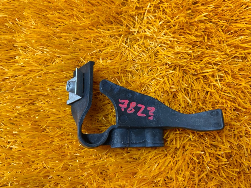 кронштейн фары, 2000 рублей, Красноярск