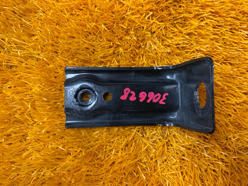 крепление бампера, 500 рублей, Красноярск